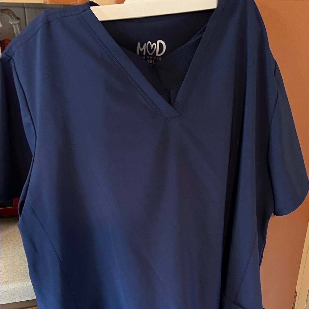 MOD Navy Blue Scrub Top 2xl with matching jogger scrub bottoms XlArge